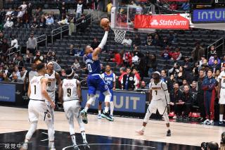 成功赢得首 成功赢得首